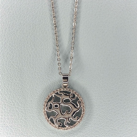 💕Pendant Necklace with Dragon design - Picture 3 of 7